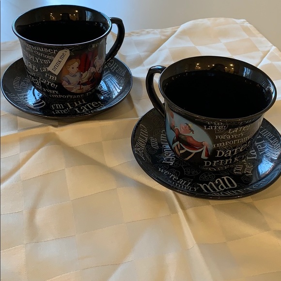 Disney Other - Disney Alice in Wonderland tea set rare